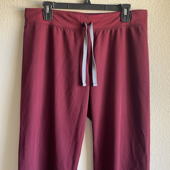 Figs Livingston Basic Scrub Pants Burgundy M - Picture 4 of 7